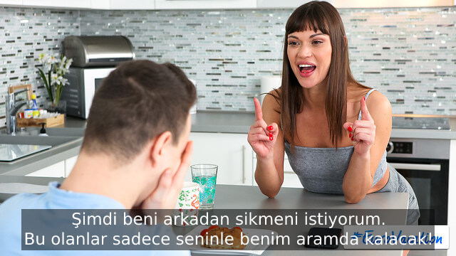 Fahişe Üvey Anne Acemi Oğluna Nasıl Sikişeceğini Öğretiyor