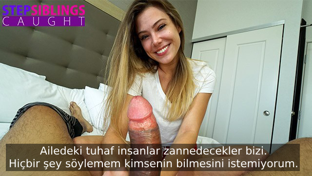 Üvey Kardeşinin Odasında Kalabilmek İçin Seksi Bedeniyle Bedel Ödedi